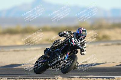 media/Dec-07-2025-CVMA (Sun) [[3e7d2de5dc]]/Race 17-Amateur Formula Middleweight/